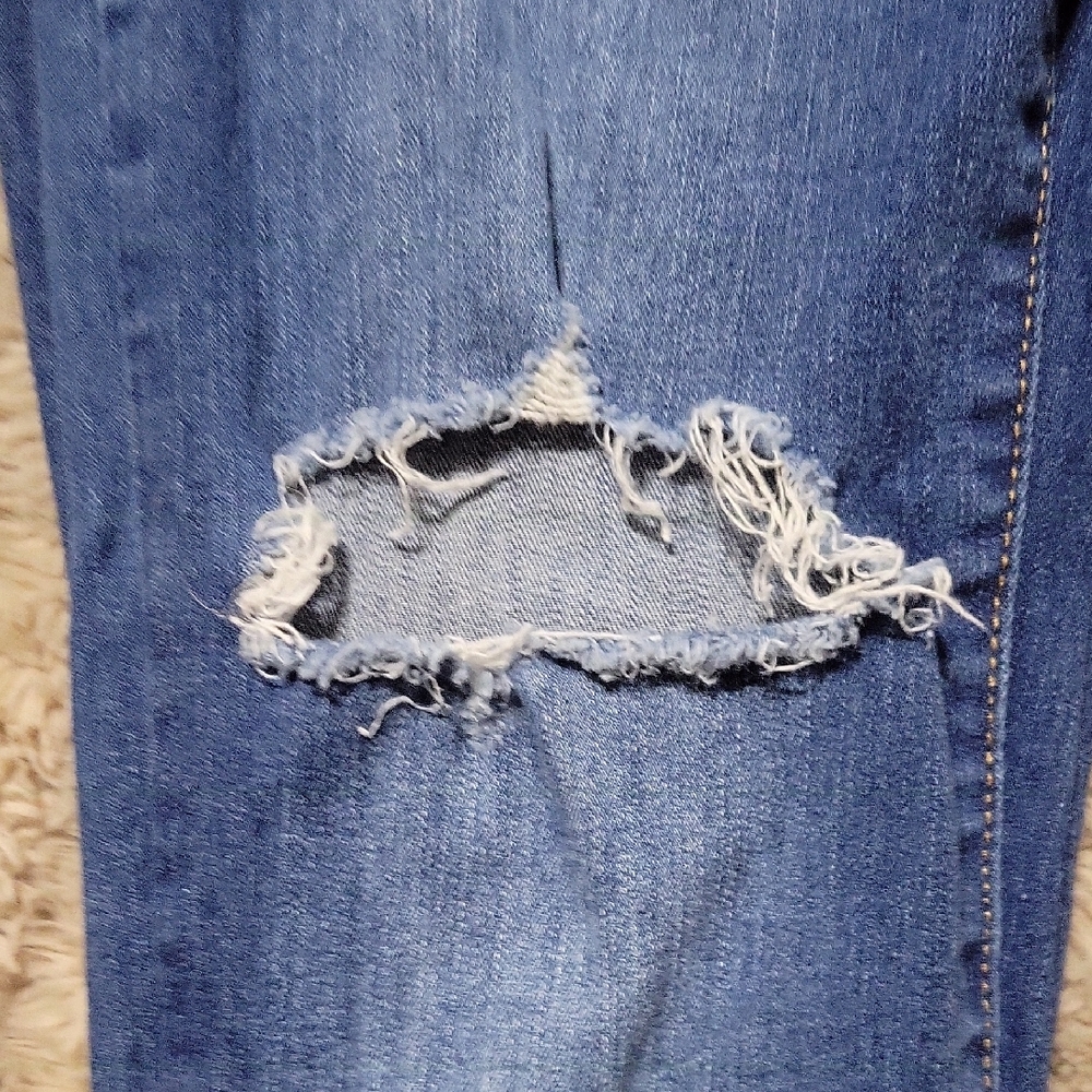🌞Celebrity Pink Women's Distressed Blue Skinny Capris Size 1/25 - Picture 9 of 9